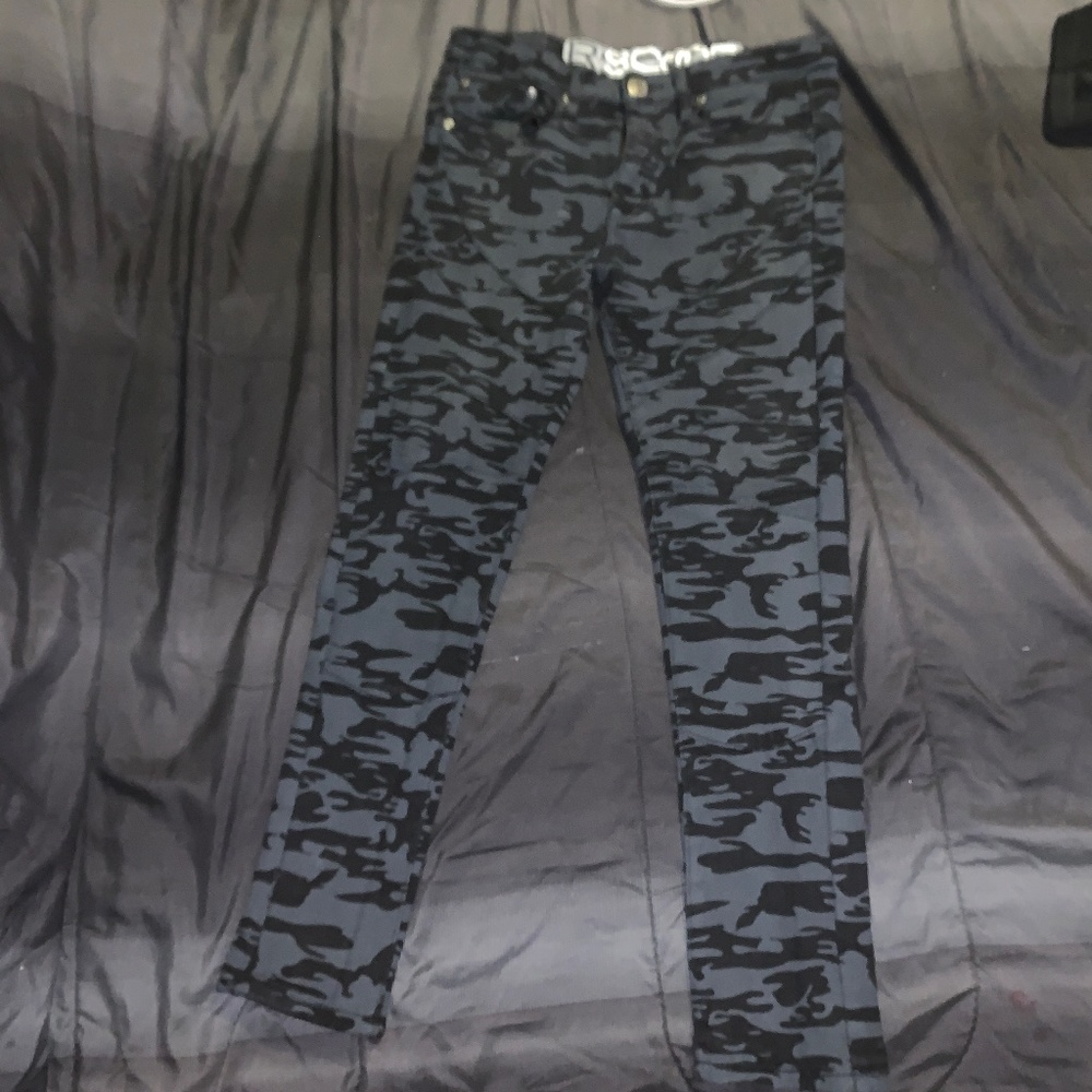 Skinny camo jeans